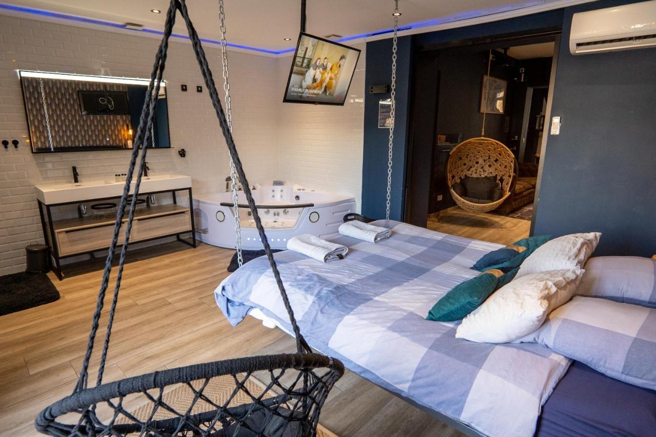 Capsule Temps Suspendu - Balneo, Home Cinema & Billard Valenciennes Buitenkant foto