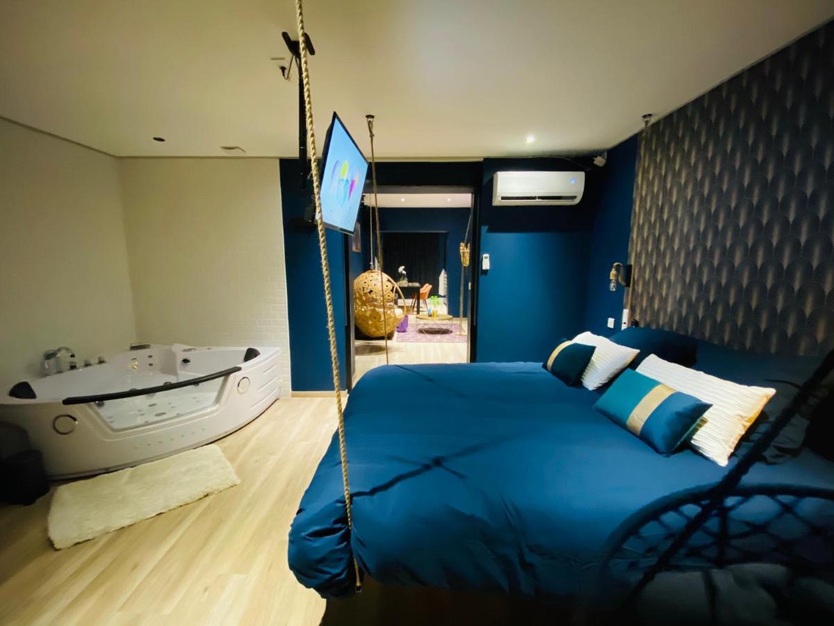 Capsule Temps Suspendu - Balneo, Home Cinema & Billard Valenciennes Buitenkant foto