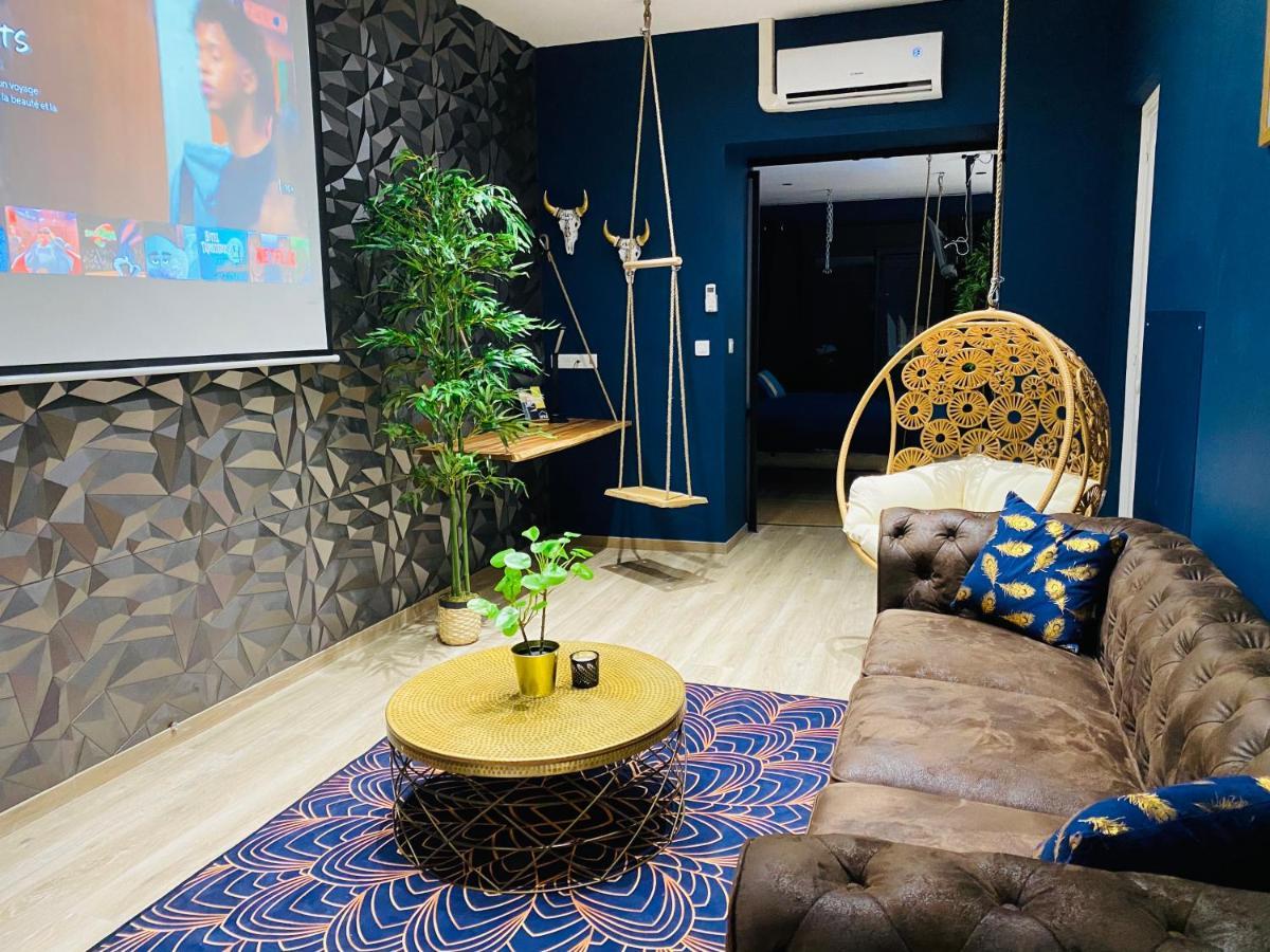 Capsule Temps Suspendu - Balneo, Home Cinema & Billard Valenciennes Buitenkant foto